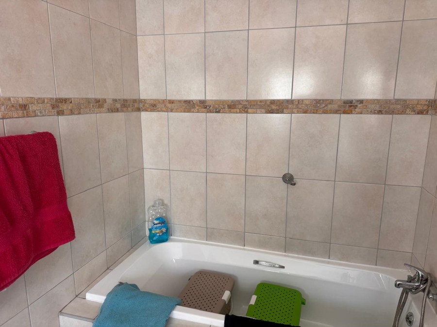 3 Bedroom Property for Sale in Hartenbos Central Western Cape